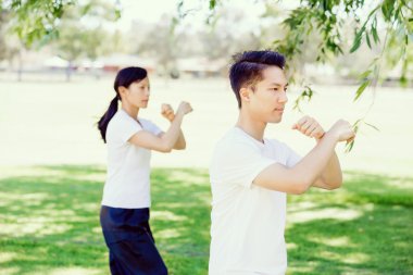 İnsanlar Park Thai chi