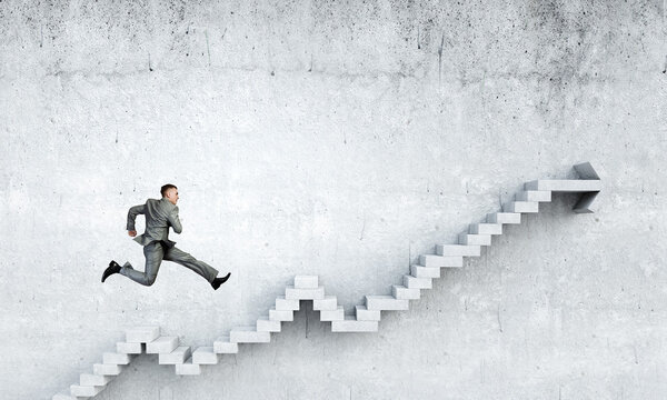 Вверх по карьерной лестнице
