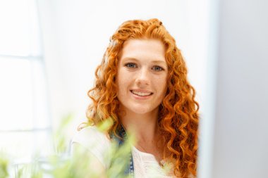 Yaratıcı iş kadını ofiste