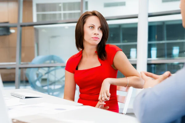 Femme d'affaires réussie moderne — Photo