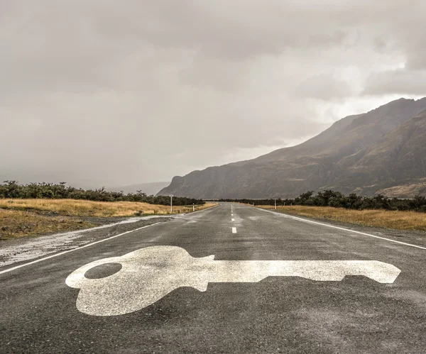 Road leading to success — Stock Photo, Image