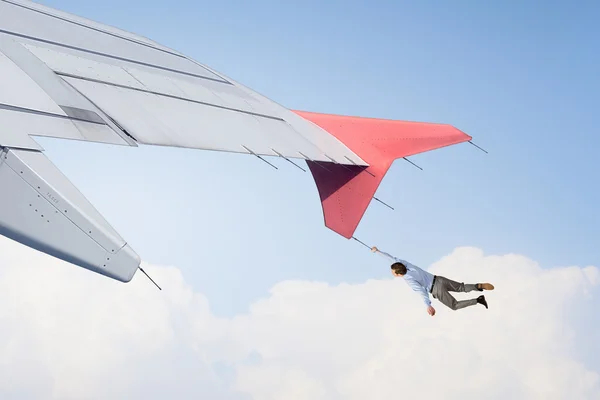 Sur l'aile de l'avion volant — Photo