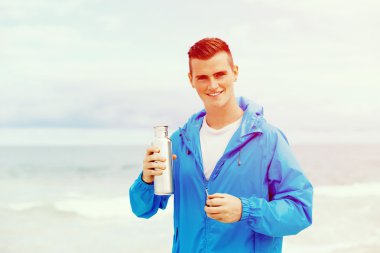 adam bir spor Şişeden içme