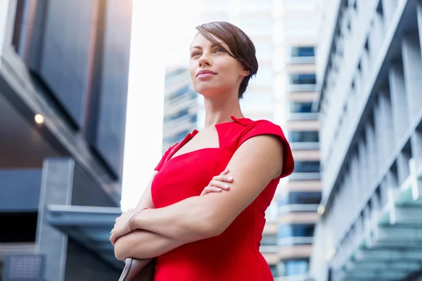 Porträt einer Geschäftsfrau draußen — Stockfoto