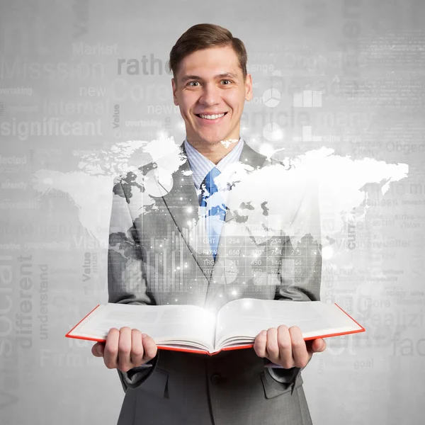 Hombre con libro abierto —  Fotos de Stock