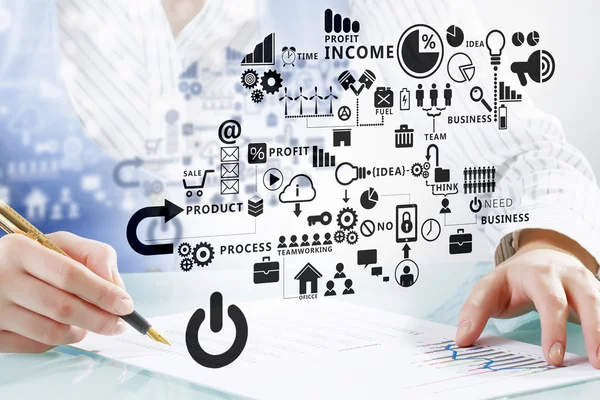 Businesswoman working at her desk — Stock Photo, Image