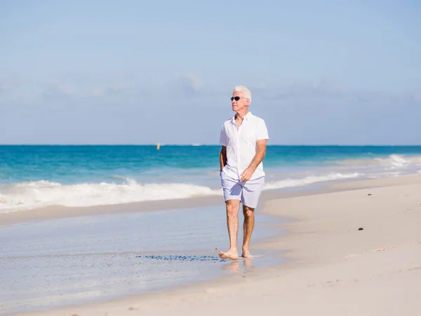 Belle journée sur la plage — Photo