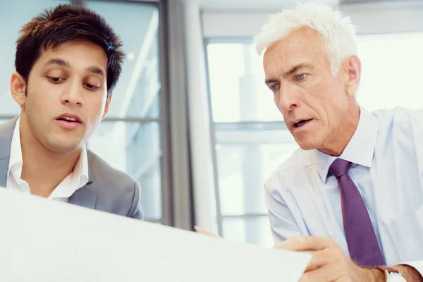 La discusión es el camino a la solución — Foto de Stock