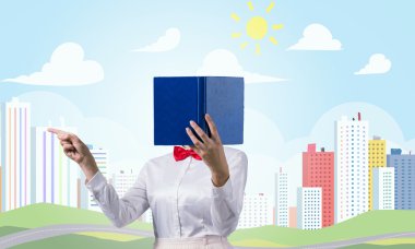 kadın gizli yüz kitap arkasındaki