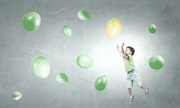 Niño feliz descuidado —  Fotos de Stock