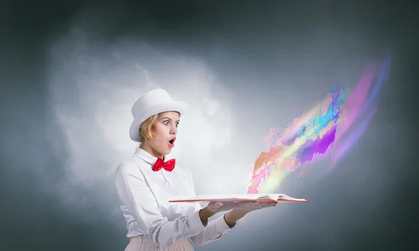 Book that blow up your imagination — Stock Photo, Image