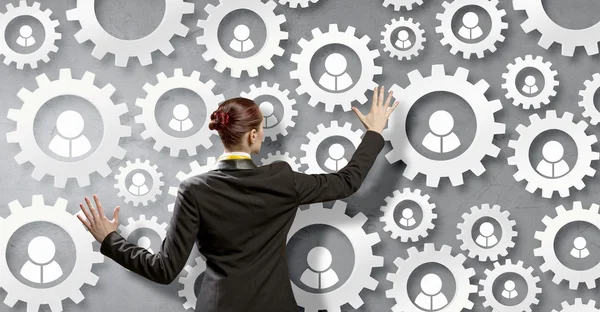 Mujer presentando concepto de trabajo en equipo —  Fotos de Stock