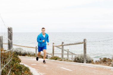 sağlıklı çalışan adam