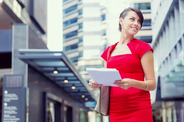 Portrait of businesswoman outside — Stock Photo, Image