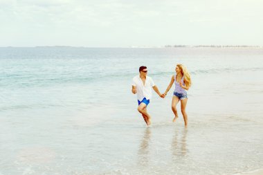 plaj romantik genç Çift