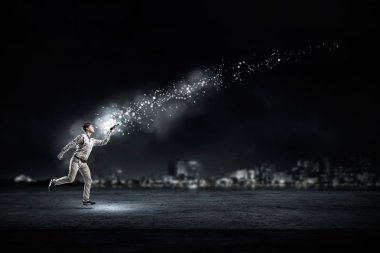 Işık karanlıkta eğitim