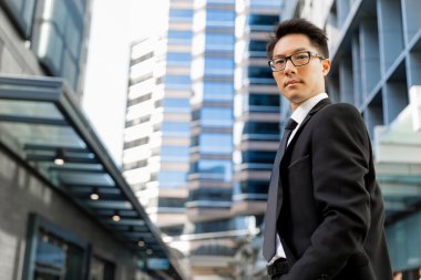 Benim iş konusunda ciddi