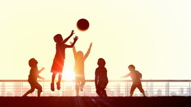 Mutlu dikkatsiz çocukluk