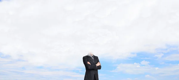 Mujer de cabeza nublada — Foto de Stock