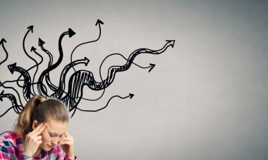 Dalgın öğrenci kız