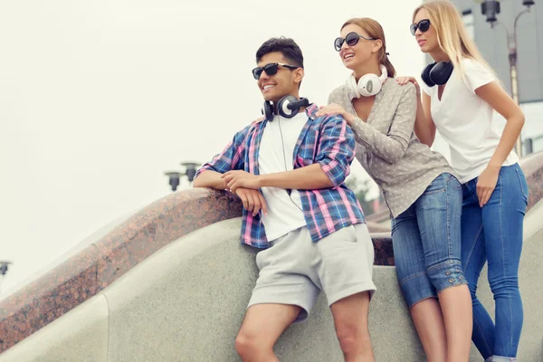 Zomer weekend met vrienden — Stockfoto