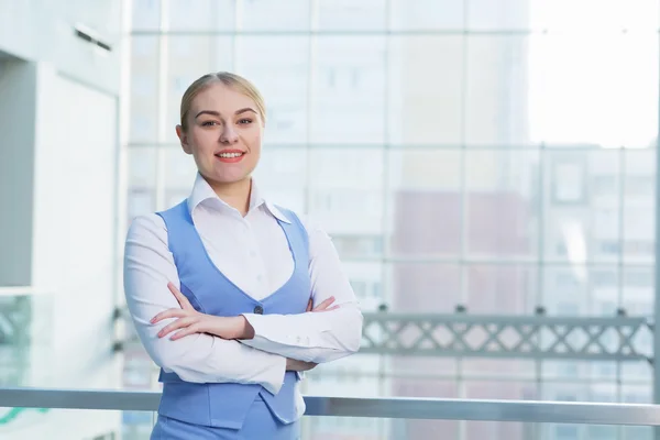 Attractive woman in office building — Stock Photo, Image