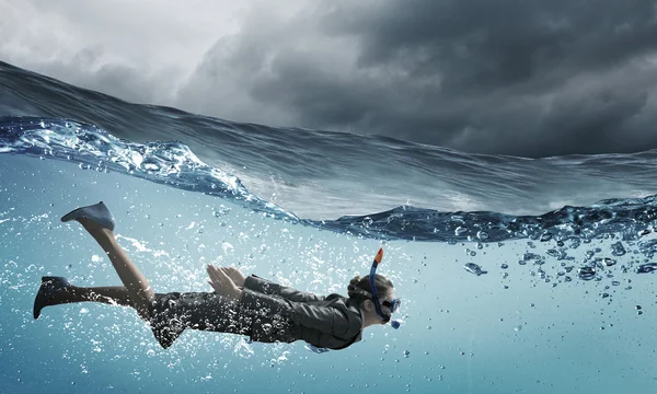 Mujer bajo el agua —  Fotos de Stock