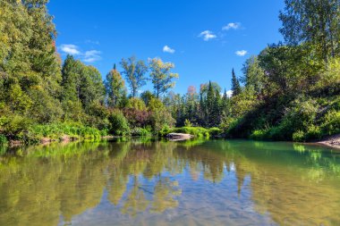 Sibirya nehirde Tongul.