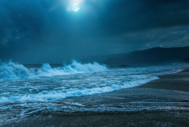 Karon Beach gece fırtına. Tayland Phuket Adası. 