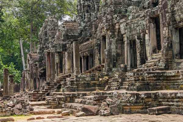 De ruïnes van angkor thom tempel in Cambodja — Stockfoto