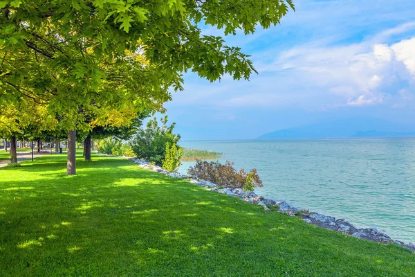 Lago Garda. Itália . — Fotografia de Stock
