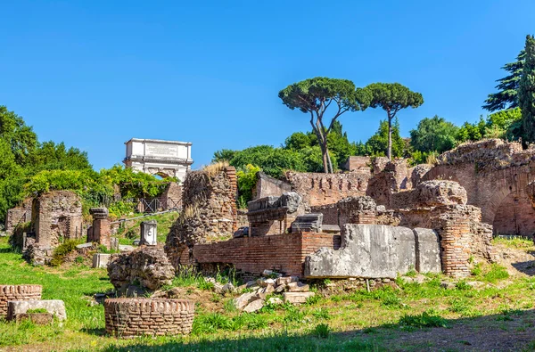 De ruïnes van het Forum Romanum. — Stockfoto