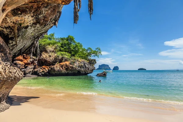 Famous Railay beach — Stock Photo, Image