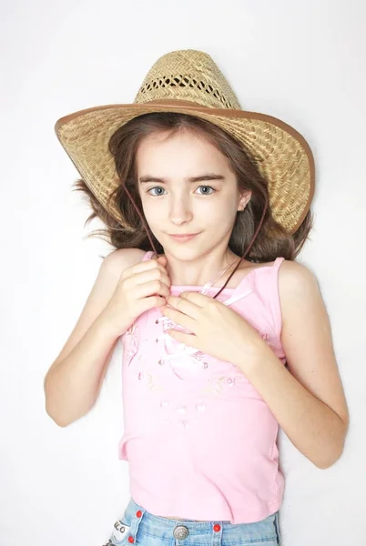 Young teen girl with cowboy hat — Stock Photo, Image