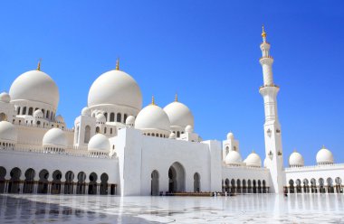 Sheikh Zayed Mosque (White Mosque) in Abu Dhabi, UAE clipart