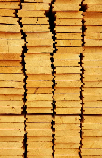 Houten planken in een magazijn — Stockfoto