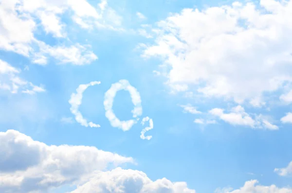 Simbolo Co2 Dalle Nuvole Sul Cielo Blu — Foto Stock