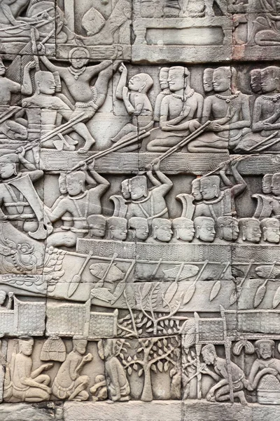 Bas Relief Prasat Bayon Templom Kőfalán Emberek Faragása Csónakokban Kertben — Stock Fotó