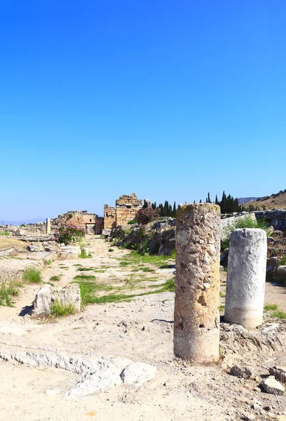 Kolommen Ruïnes Van Tempel Frontinus Straat Het Oude Hierapolis Pamukkale — Stockfoto