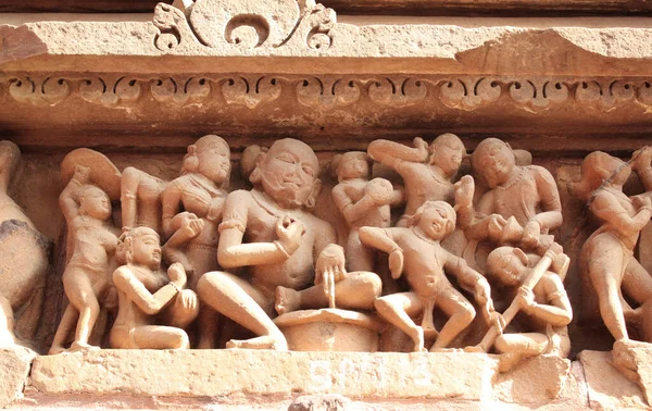 Berömda Figurer Dansande Musiker Med Trummor Templet Khajuraho Indien Unescos — Stockfoto