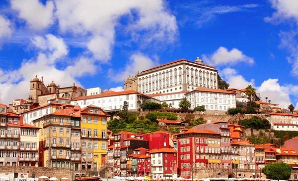 Oude huizen in porto, portugal — Stockfoto