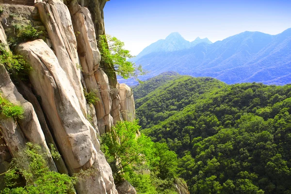 Mountains next to famous Shaolin monastery, China — Stock Photo, Image