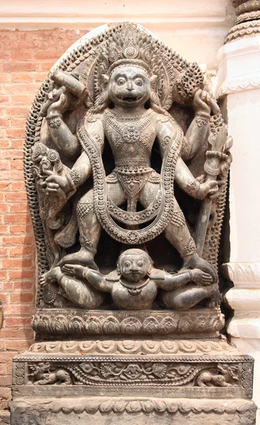 Antigua estatua de Narasimha en Bhaktapur, valle de Katmandú, Nepa —  Fotos de Stock