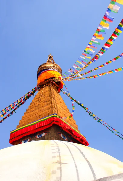 Stupa Bodnath et drapeaux de prière à Katmandou, Népal — Photo