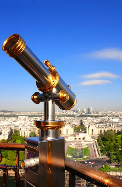 Telescope overlooking Paris up on Eiffel tower, France — Stock Photo, Image