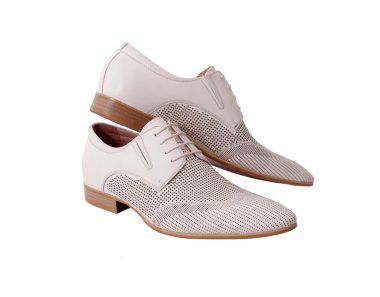 Genç bir adam için ayakkabı