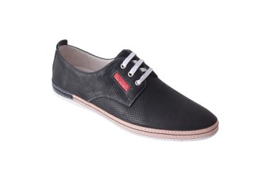 Genç bir adam için ayakkabı