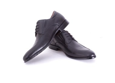 Genç bir adam için ayakkabı