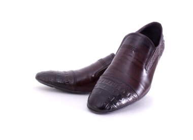 Genç bir adam için ayakkabı