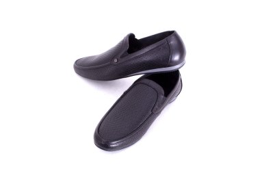 Genç bir adam için ayakkabı